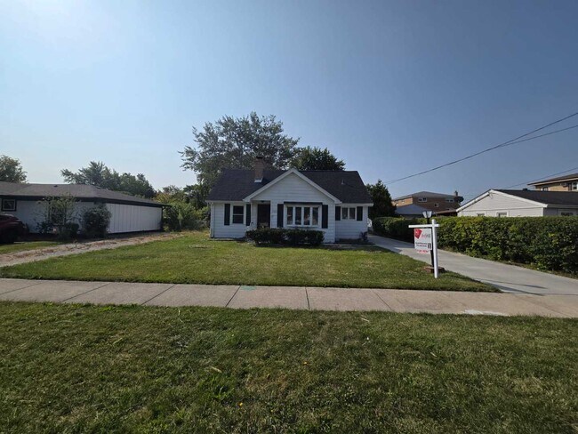 Building Photo - 7135 W 84th St