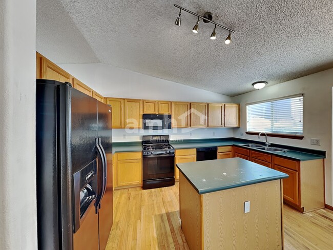 Building Photo - 4077 Ensenada St