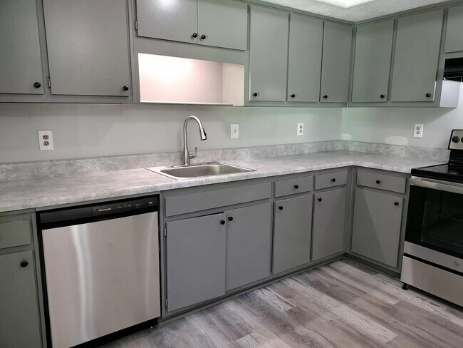 Foto del edificio - 9290 Cedar Ridge Dr NW