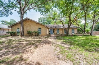 Building Photo - 1710 Green Oaks Dr