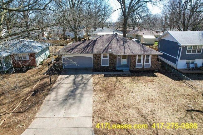 Building Photo - 810 E Rosebrier St