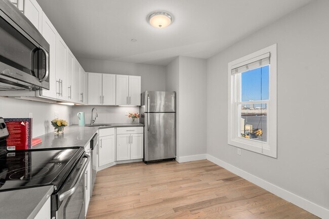 Building Photo - 543 Dorchester Ave