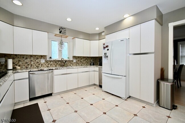 Building Photo - 6 Wakeman St