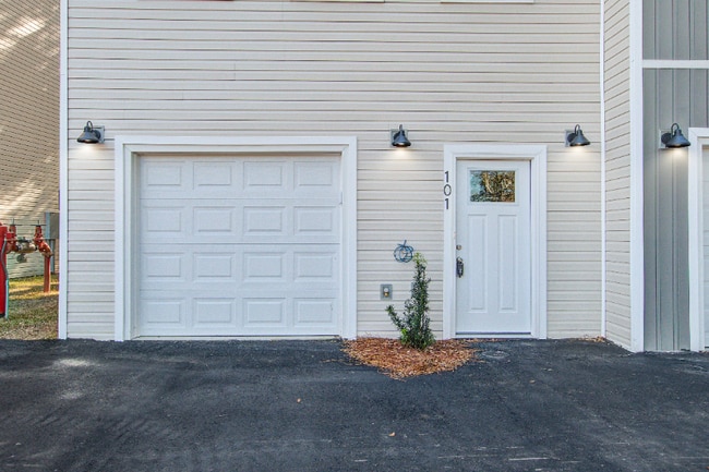 Building Photo - 2161 W Jimtown Dr