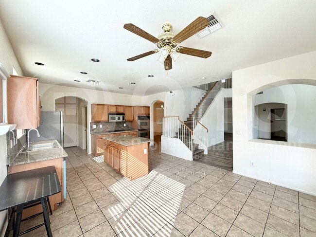 Building Photo - 4805 W Alicia Dr
