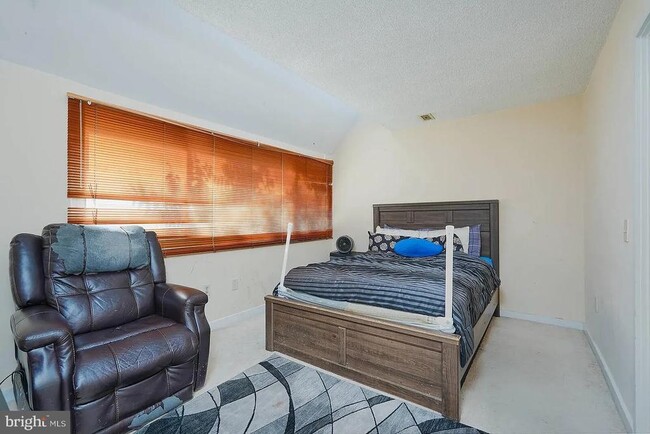 Building Photo - 2311 Pennyroyal Terrace