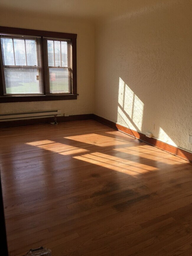 Interior Photo - 629 Main