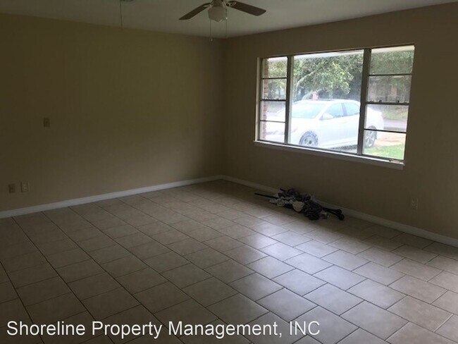 Building Photo - 3 br, 1.5 bath House - 102 Elliot Place