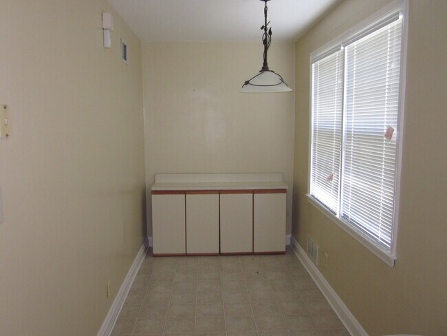 Foto del edificio - Charming 2 Bedroom/2 Bathroom in Catonsvil...