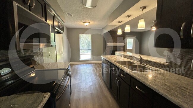 Photo - 4904 Brookhollow Dr House