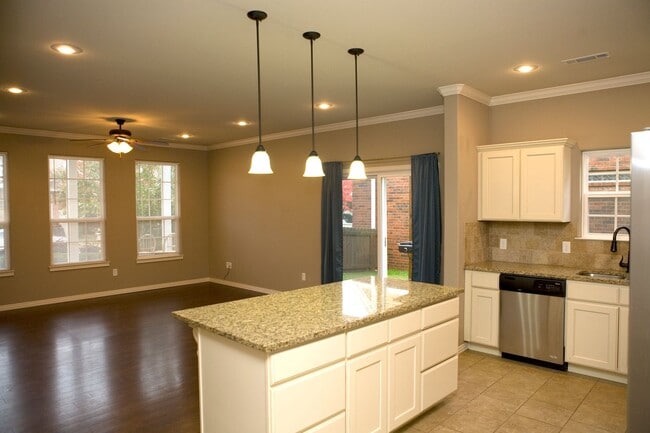 Building Photo - **MOVE-IN THIS MONTH RECEIVE HALF A MONTH OF FREE RENT* Available Now! 4-Bedroom, 3.5-Bathroom Ho...