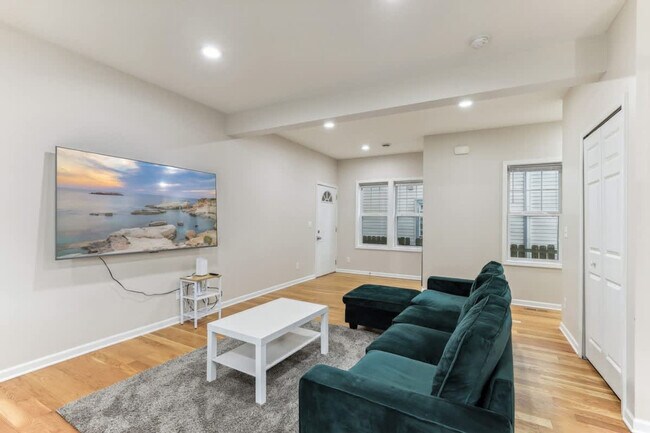 Foto del edificio - 2808 Colfax Ave South