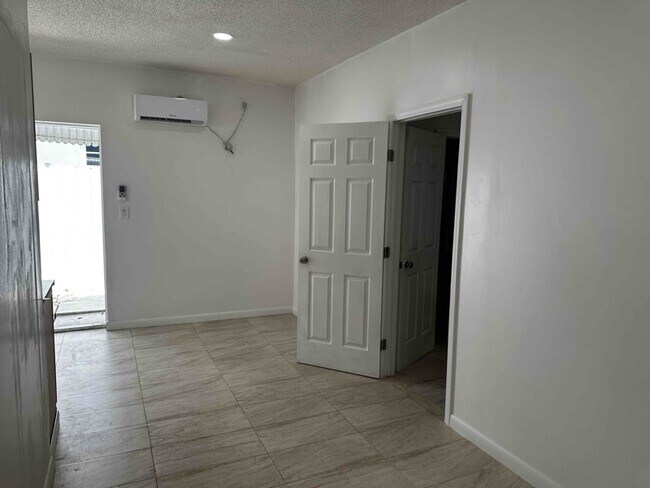 Building Photo - 15840 SW 102nd Ave