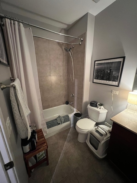 2nd Bath - 700 N Larrabee St