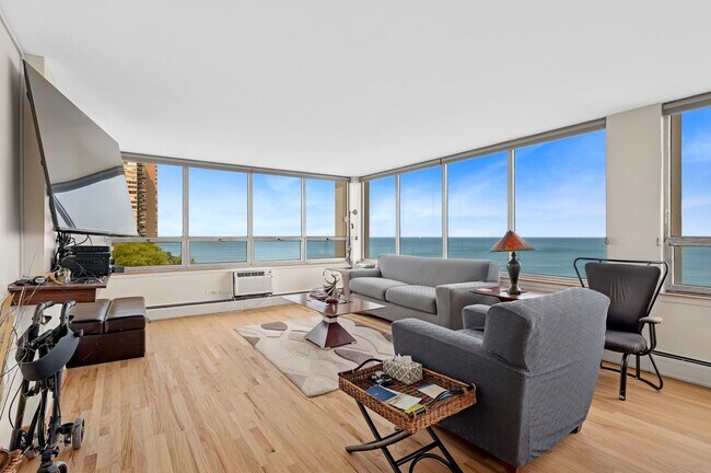 Foto del edificio - 6171 N Sheridan Rd
