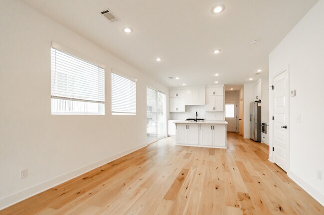 Foto del edificio - 1618 S Duncan Ave