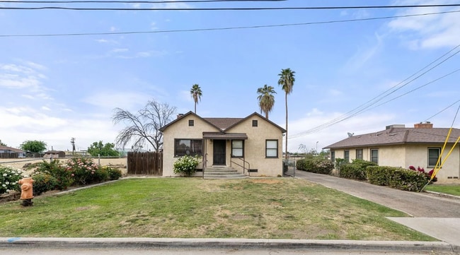 Building Photo - DNT-400 E Belle Terrace