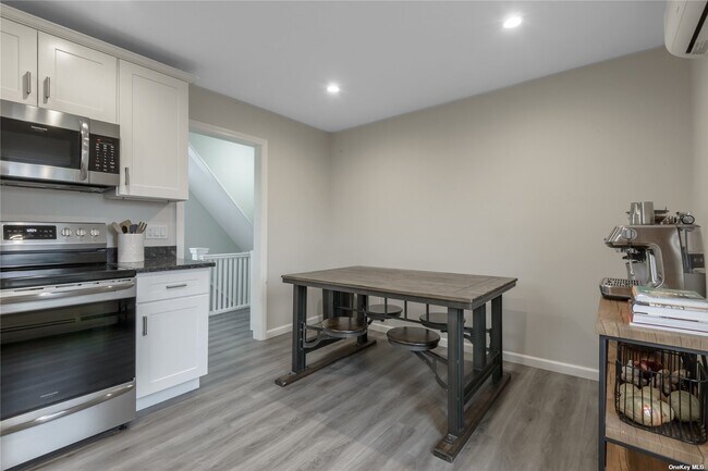Building Photo - 32 Linden Ave