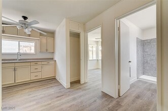 Building Photo - 1405 E Bridger Ave