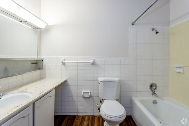 1BR, 1BA - 600 SF - Lee Crest Apartments