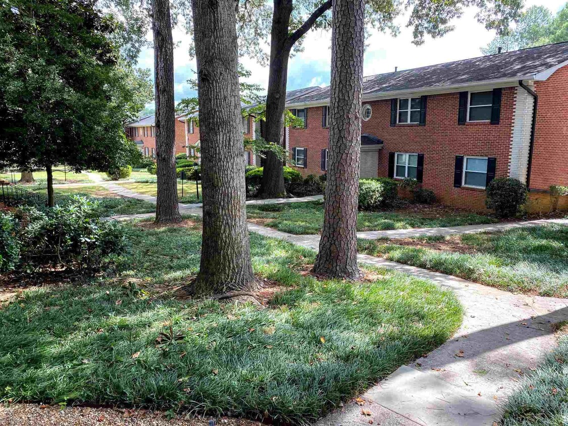 Primary Photo - 4282 Roswell Rd