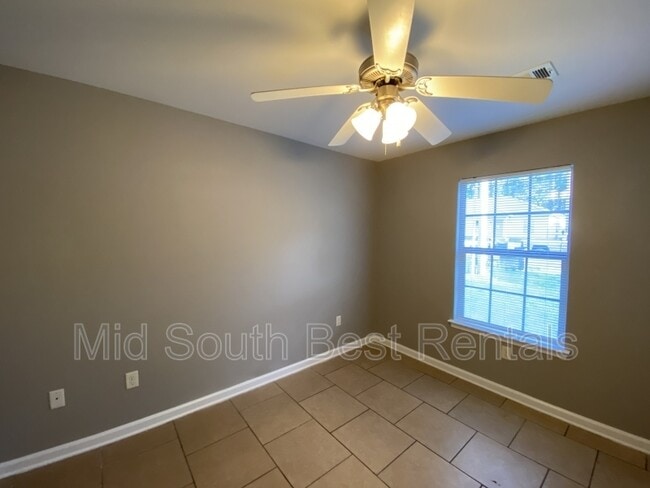 Foto del edificio - 321 Clint Rd