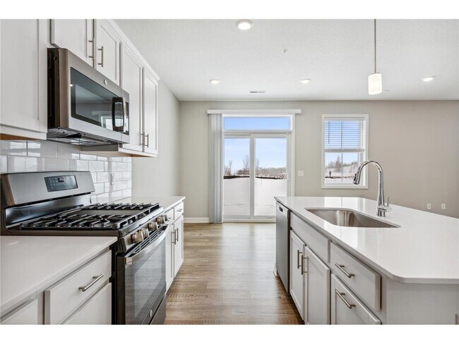 Foto del edificio - 9417 4th St Ln N
