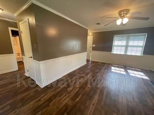 Building Photo - 3933 Miramar Dr Ext