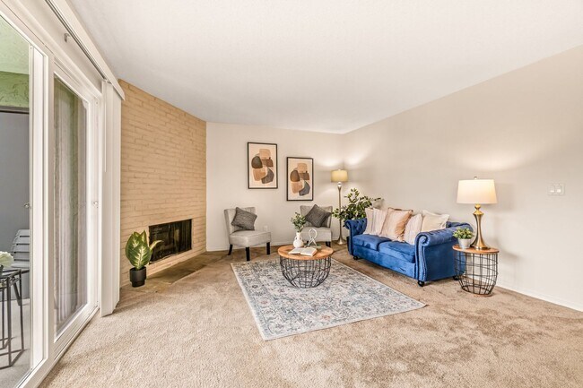 Foto del edificio - 2 Bedroom 1 Bathroom Lakeside Unit!