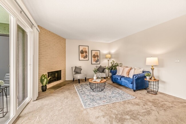 Foto del edificio - 2 Bedroom 1 Bathroom Lakeside Unit!