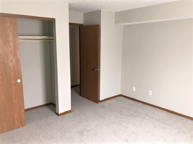 Building Photo - 2074 Park Run Dr