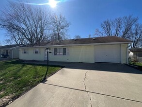 Building Photo - 6 Ridge Ct