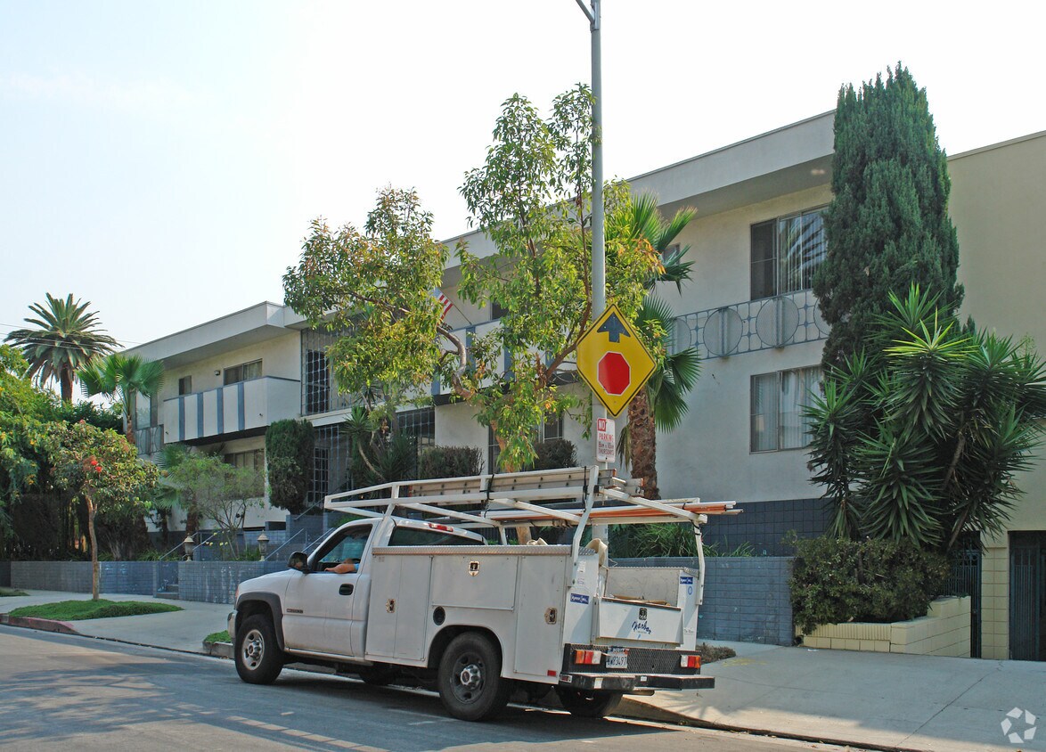 Foto del edificio - 550 N Orlando Ave