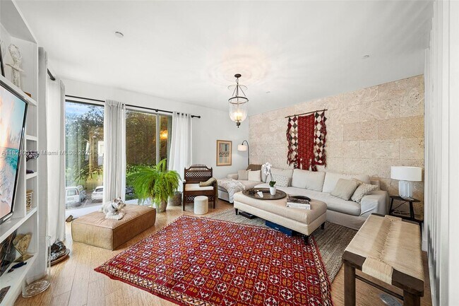 Foto del edificio - 163 N Shore Dr