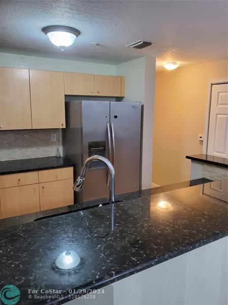 Foto del edificio - 2941 Riverside Dr