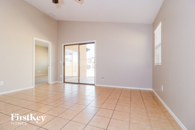 Foto del edificio - 25727 W St James Ave
