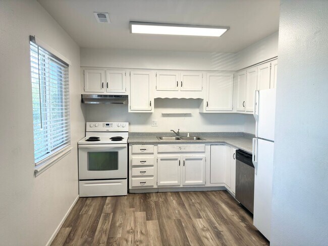 Photo - 5525 Bowden Loop Apartment