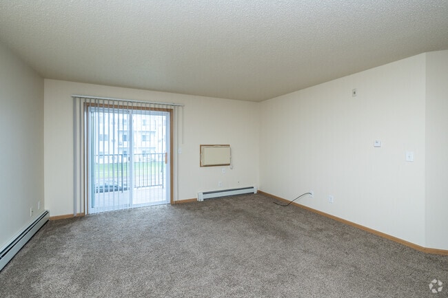 3BR, 2BA - 1,170SF - Living Room - Amber Ridge Apartments