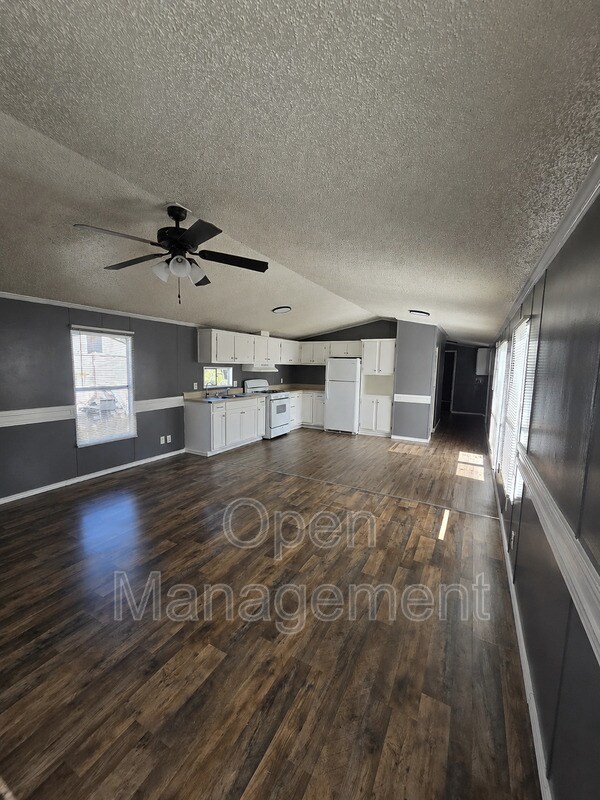 Foto del edificio - 3300 Voight Blvd