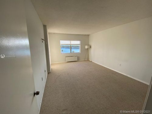Building Photo - 400 Kings Point Dr