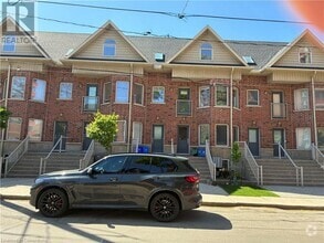 Building Photo - 156 Catharine St S