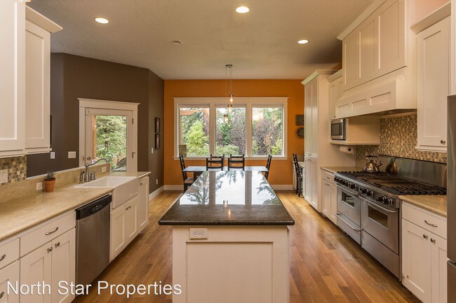 Building Photo - 5 br, 3.5 bath House - 9935 SW 52nd Ave.