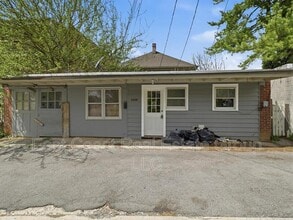 Building Photo - 430-R N Locust St