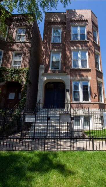 Primary Photo - 2618 W Evergreen Ave