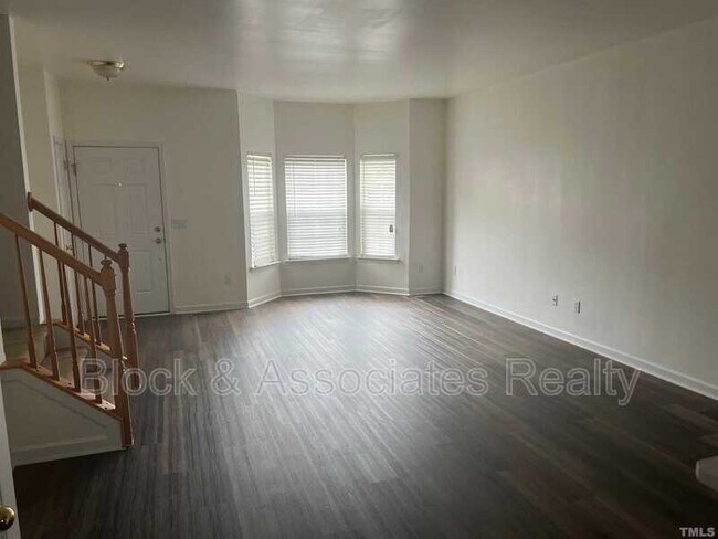 Foto del edificio - 2910 Barrymore St