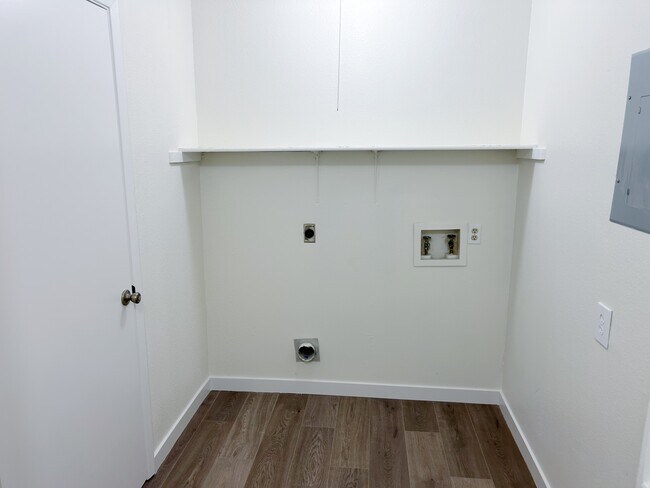 Foto del edificio - 16718 Stoney Glade