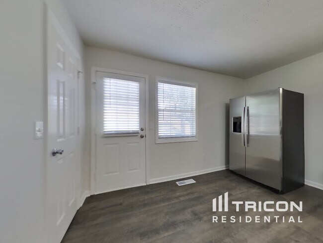 Building Photo - 3764 Cherokee Overlook Dr