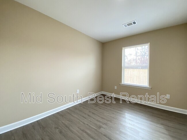 Foto del edificio - 3929 McCain Blvd
