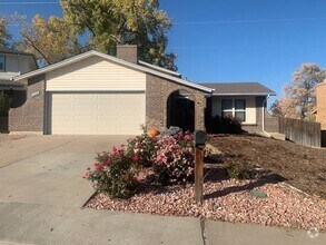 Building Photo - 4037 E Caley Pl