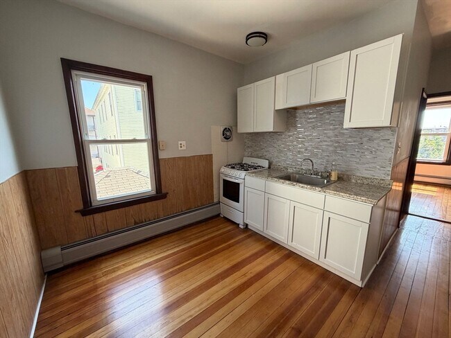 Building Photo - 869 Brock Ave